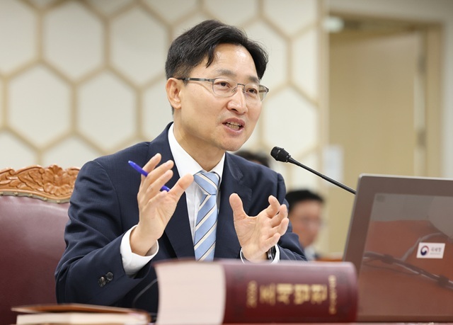 임광현 국세청장이 13일 국세청 국정감사에서
