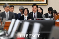  답변하는 김영훈 고용노동부 장관 [포토]