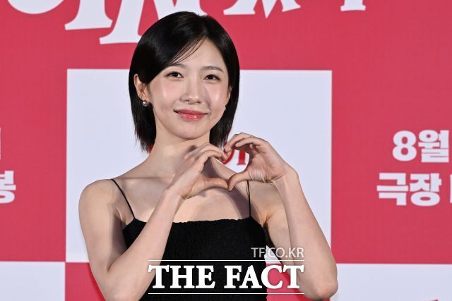 배우 주현영이 현 소속사 AIMC와 재계약을 체결했다. 사진은 지난해 영화 '악마가 이사왔다' 제작보고회에 참석한 모습. /서예원 기자