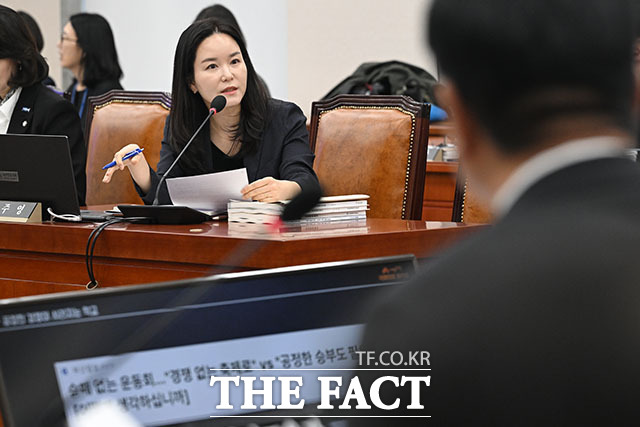 이주영 개혁신당 의원이 14일 오전 서울 여의도 국회에서 열린 교육위원회의 서울교육청 등에 대한 국정감사에 참석해 정근식 서울시교육감에게 질의하고 있다. /국회=서예원 기자