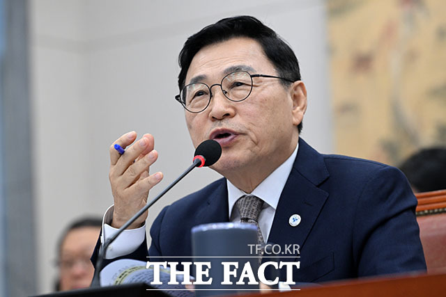 정근식 서울시교육감이 14일 오전 서울 여의도 국회에서 열린 교육위원회 서울교육청 등에 대한 국정감사에 출석해 의원 질의에 답변하고 있다. /국회=서예원 기자