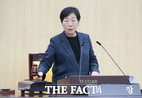 대전시 동구의회가 14일 제296회 임시회 제1차 본회의를 개회하고 오는 23일까지 10일간의 의사일정에 돌입했다. 성용순 의장이 개회를 선언하고 있다. /대전 동구의회