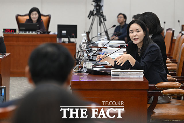 이주영 개혁신당 의원이 14일 오전 서울 여의도 국회에서 열린 교육위원회의 서울교육청 등에 대한 국정감사에 참석해 정근식 서울시교육감에게 질의하고 있다. /국회=서예원 기자