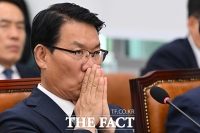  질의 들으며 생각에 잠긴 김인중 한국농어촌공사 사장 [포토]