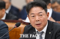  국감 출석해 질의에 답하는 김창국 aT사장 직무대행 [포토]