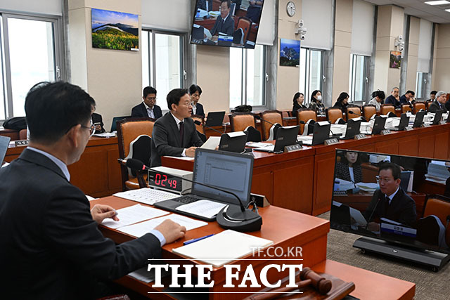 국회 기후에너지환경노동위원회 야당 간사인 김형동 국민의힘 의원이 발언하고 있다.