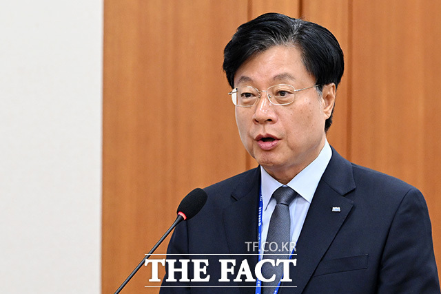 김형철 한국지능정보사회진흥원장.