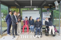  장기수 천안시장, '흰지팡이의 날' 맞아 저상버스 캠페인 동참