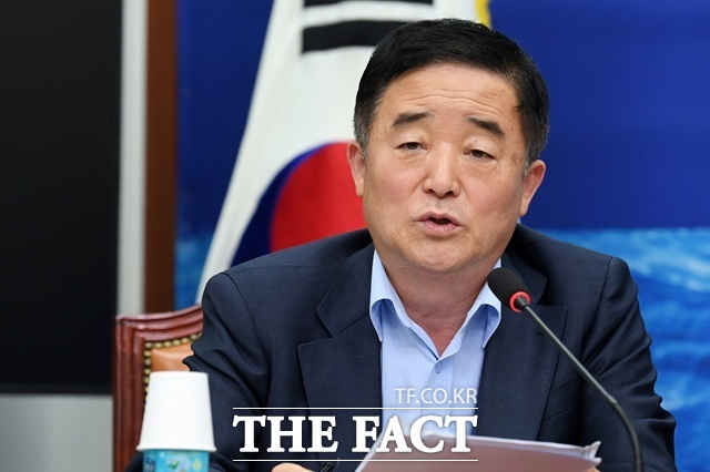 강득구 민주당 의원은 이번 한 주 동안 자녀 의혹에 대한 한동훈 무소속 의원의 답변을 요구하는 기자회견을 세 차례나 가졌다. /남용희 기자