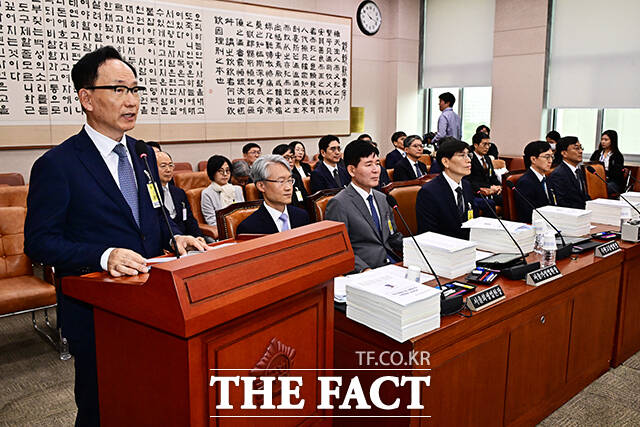 인사말 및 업무보고하는 김대웅 서울고등법원장.