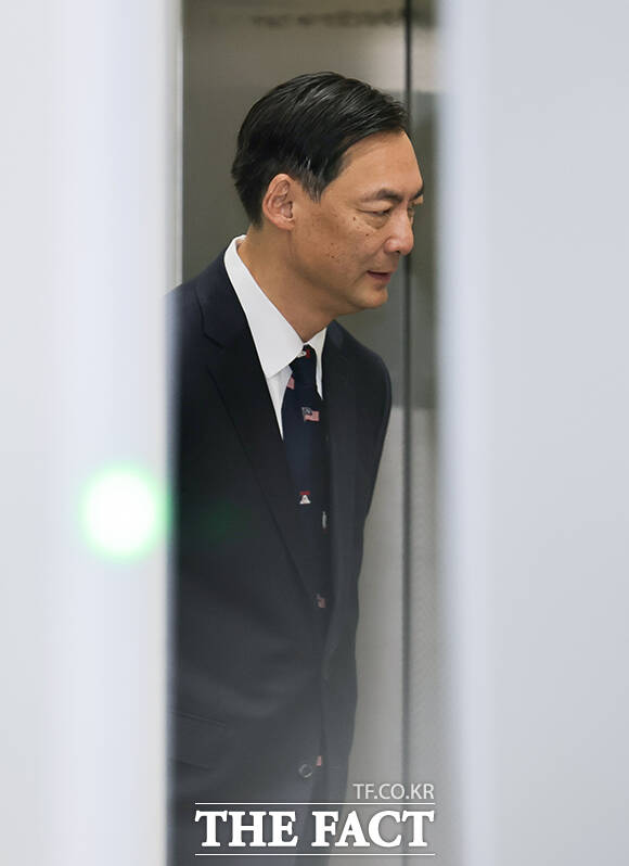정보통신망이용촉진및정보보호등에관한법률위반(명예훼손) 등 혐의를 받는 모스탄(한국이름 단현명) 전 미국 리버러티대학교 교수가 16일 오전 서울 서초구 서울중앙지방법원에서 열린 1차 공판에 출석하고 있다. /임영무 기자