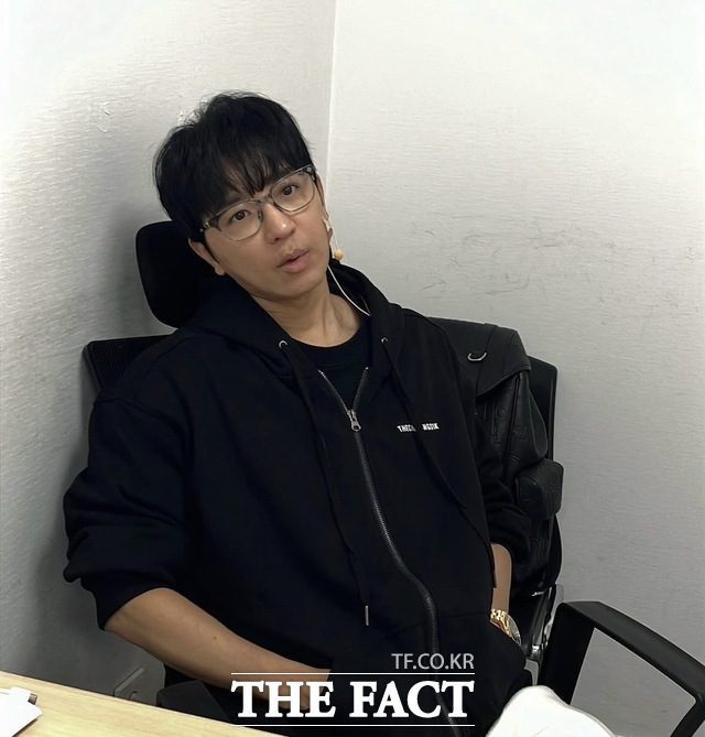 대학수학능력시험(수능) 모의평가 출제 경험이 있는 현직 교사와 문항을 거래한 혐의로 기소된 영어 과목 '일타강사' 조정식 씨가 첫 공판에서 모든 혐의를 부인했다. /조정식 SNS 캡처
