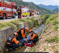  안동시 길안면 도로공사 현장 인근서 60대 남성 수로 아래로 추락