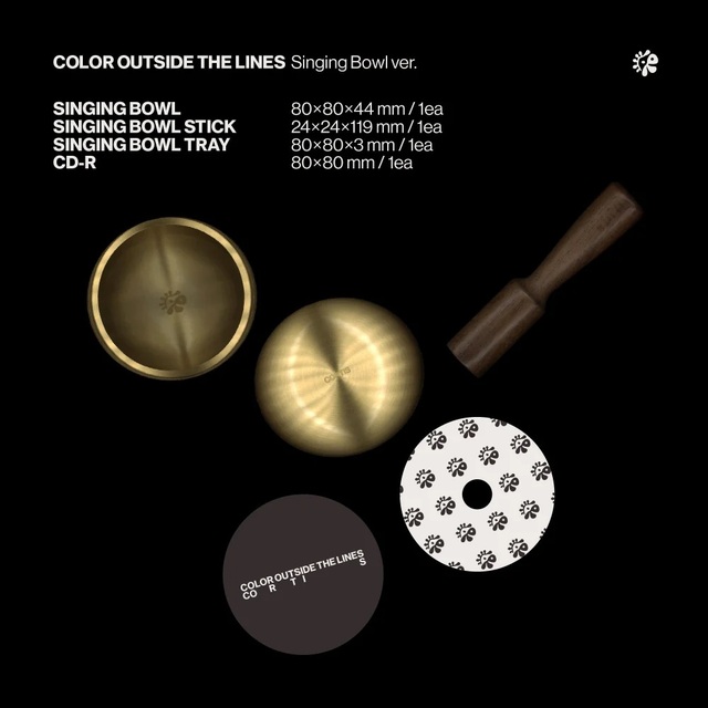 코르티스는 지난해 데뷔 앨범 'COLOR OUTSIDE THE LINES'를 발매하며 싱잉볼 버전을 준비했다. 멤버들이 작업에 집중하거나 휴식을 취할 때 실제로 싱잉볼을 자주 사용하는 것을 보고 기획한 머치 앨범이다. /빅히트 뮤직