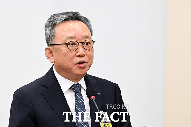 4년 만에 국정감사 출석해 나란히 앉은 5대 은행장들.