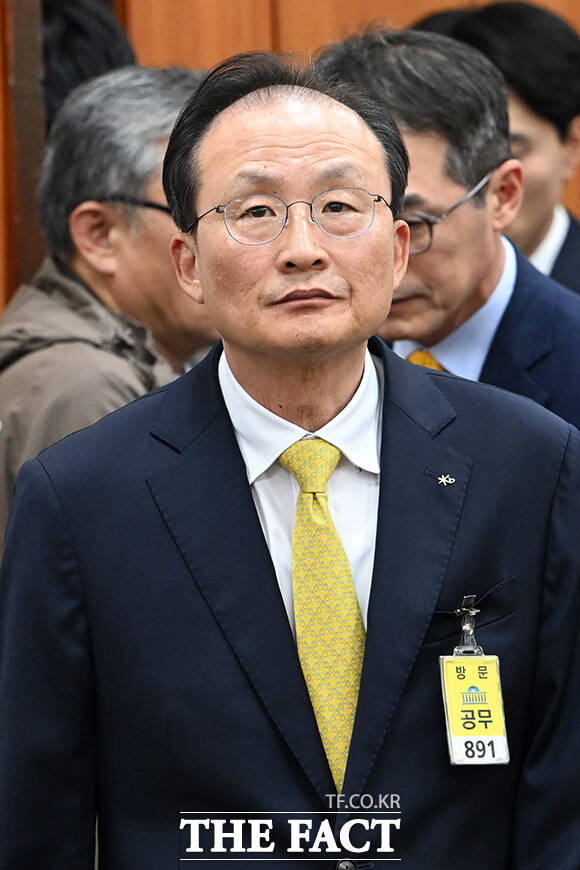 4년 만에 국정감사 출석해 나란히 앉은 5대 은행장들.