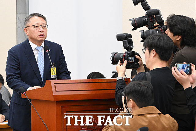 4년 만에 국정감사 출석해 나란히 앉은 5대 은행장들.
