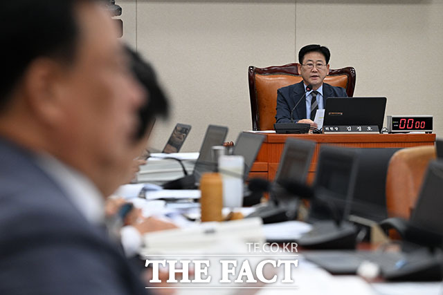 발언하는 김정호 국회 기후에너지환경노동위원회 위원장.
