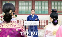  '한복 바르게 입기 캠페인 발대식' 인사말하는 김영수 문체부 1차관 [포토]