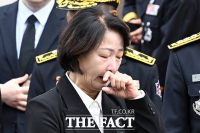 추미애 경기지사, 고 김진석 소방위 영결식서 눈물 [TF포착]