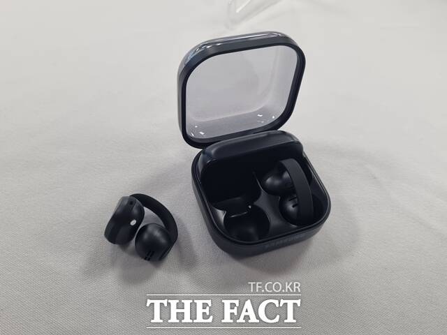 '갤럭시버즈 온'은 오는 27일 공식 출시된다. /이성락 기자