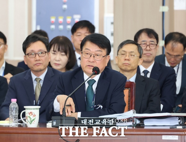 오석진 대전시교육감이 20일 전남광주통합특별시교육청에서 열린 대전·세종·충남·충북교육청 등에 대한 국정감사에서 질문에 답변을 하고 있다. /대전시교육청