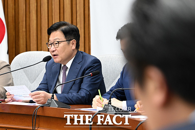 국정감사대책회의에서 모두발언하는 정 원내대표.