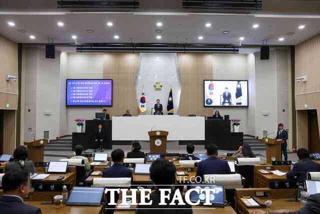 당진시의회가 20일 본회의장에서 제131회 임시회를 개회했다. /당진시의회