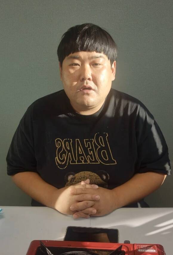 개그맨 김수영이 게장 원산지 질문을 차단했다가 논란이 불거지자 고개 숙였다. /김수영 소셜미디어