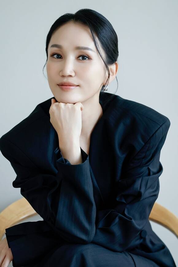 배우 박보경이 최근 서울 영등포구 오투타워에서 <더팩트>와 만나 티빙 오리지널 시리즈 '로또 1등도 출근합니다'와 관련된 이야기를 나눴다. /엘줄라이엔터테인먼트