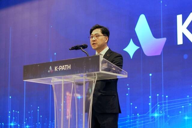KT AX사업부문장 박상원 전무가 20일 서울 송파구 소피텔 앰배서더 서울에서 열린 'K-PATH 2026' 행사에서 인사말을 하고 있다. /KT