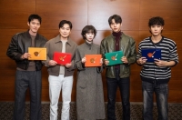  김우빈 야구 드라마 '기프트', 대본 리딩 공개