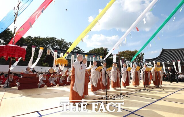 대한불교조계종 진관사 오는 24일(토)부터 25일(일)까지 진관사 야단법석에서 국가무형유산 진관사 국행수륙재를 봉행한다.