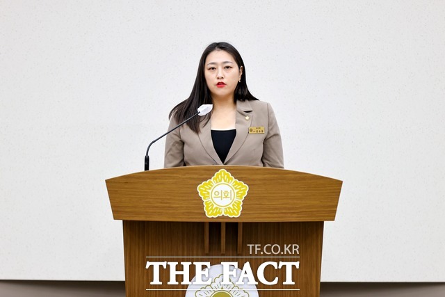 김초롱 당진시의원이 20일 5분 자유발언을 통해 '공동주택 전문감사관 제도' 도입을 촉구했다. /당진시의회