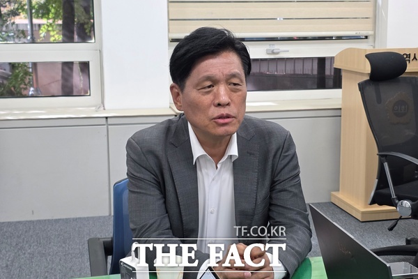 조승래 더불어민주당 의원이 21일 대전시의회 기자실에서 기자간담회를 갖고 기자들의 질의에 답하고 있다. /정예준 기자