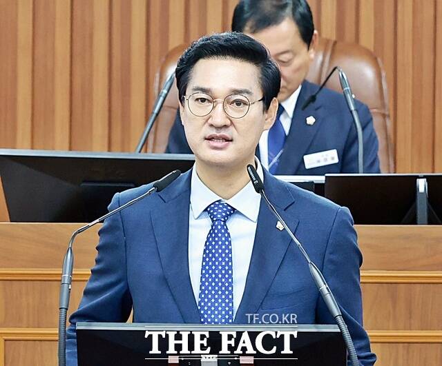 김형준 의원이 21일 논산시의회 제276회 임시회 제2차 본회의 5분 자유발언을 하고 있다. /논산시의회