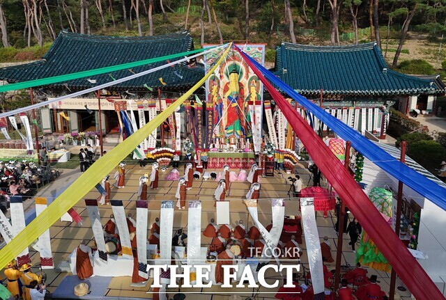 대한불교조계종 진관사 오는 24일(토)부터 25일(일)까지 진관사 야단법석에서 국가무형유산 진관사 국행수륙재를 봉행한다.