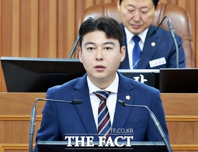 박노진 의원이 21일 논산시의회 제276회 임시회 제2차 본회의 5분 자유발언을 하고 있다. /논산시의회