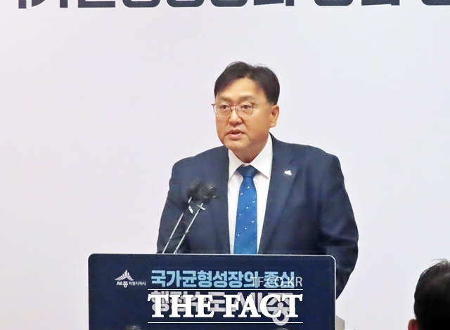 조상호 세종시장이 21일 기자감담회에서 정책을 설명하고 있다. /김형중 기자