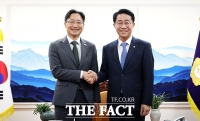  임광현 신임 대통령 비서실장 접견하는 조정식 국회의장 [TF사진관]