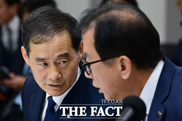 유상범 국민의힘 의원의 '제주공항 지연사태' 관련한 질의를 하고 있다. /인천=남윤호 기자