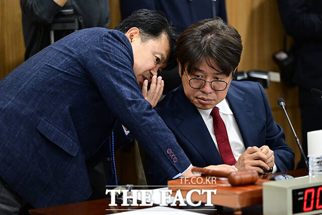 유상범 국민의힘 의원의 '제주공항 지연사태' 관련한 질의를 하고 있다. /인천=남윤호 기자