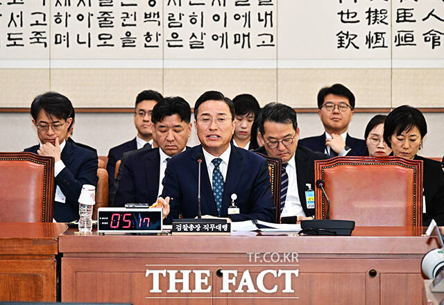 이정현 검찰총장 직무대행이 22일 오전 서울 여의도 국회 법제사법위원회에서 열린 공소청에 대한 국정감사에 출석해 질의에 답변을 하고 있다. /국회=배정한 기자