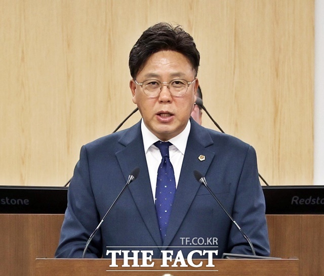 김종욱 의원이 22일 열린 충청광역연합의회 제12회 정례회 제1차 본회의에서 5분 자유발언을 하고 있다. /충청광역연합의회