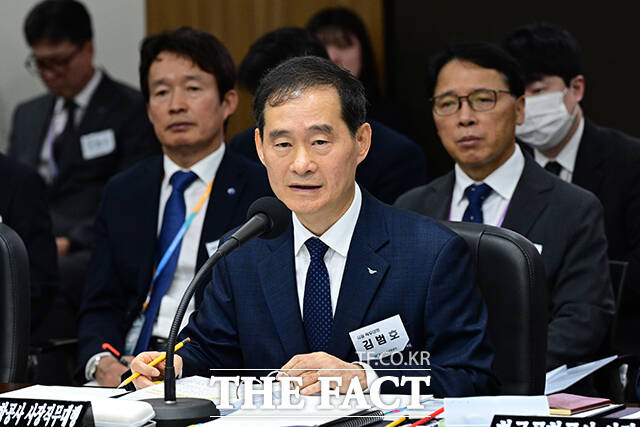 유상범 국민의힘 의원의 '제주공항 지연사태' 관련한 질의를 하고 있다. /인천=남윤호 기자