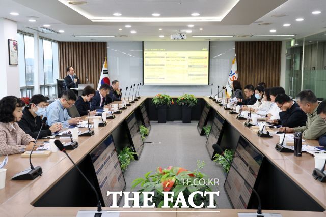 21일 부산과학기술고등교육진흥원 대회의실에서 '지역 과학기술 정책 탐방'이 진행되고 있다. /부산과학기술고등교육진흥원