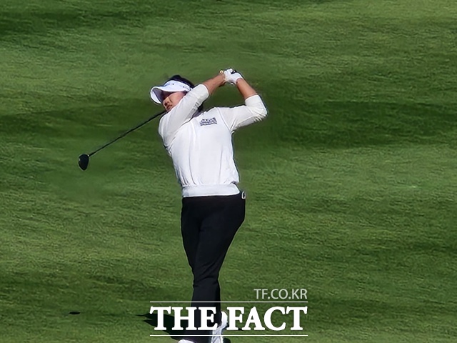 한국의 LPGA 대표 선수인 유해란이 이번 대회 1라운드에서 샷하고 있다./ 최치봉 기자