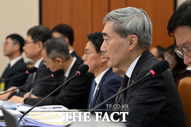 신현송 한국은행 총재가 23일 오전 서울 여의도 국회 재정경제기획위원회에서 열린 기획예산처와 한국은행 등에 대한 종합감사에 출석해 의원 질의에 답변하고 있다. /국회=서예원 기자