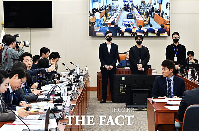 배경훈 부총리 겸 과학기술정보통신부 장관이 23일 오전 서울 여의도 국회 과학기술정보방송통신위원회에서 열린 과학기술정보통신부·원자력안전위원회·우주항공청 등에 대한 종합감사에 출석해 질의에 답변을 하고 있다.