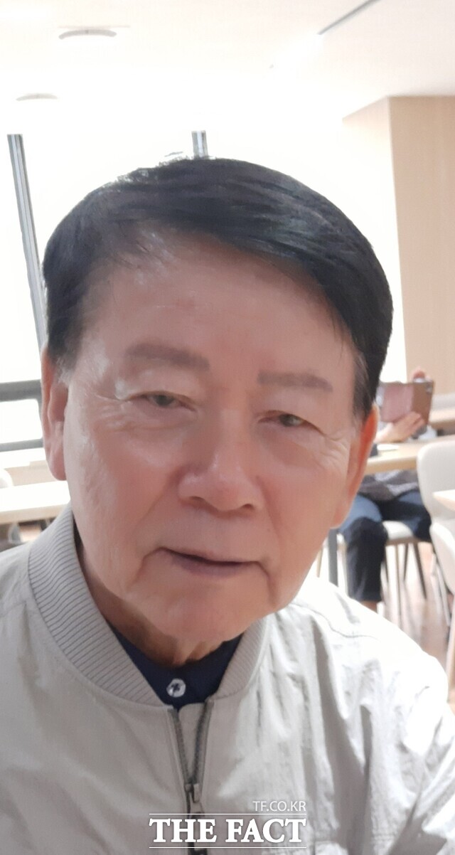 김현승문학상 수상자 김신운 씨. /전남광주시